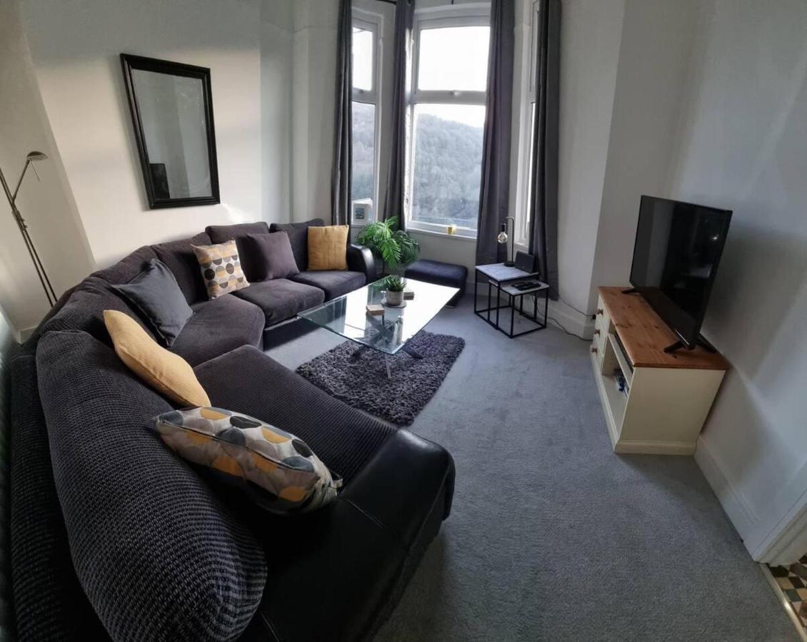 Modern 4-Bedroom Townhouse With Private Garden Abertillery Екстериор снимка